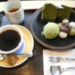 抹茶ケーキセット　850円        （by ゆ～うりん）