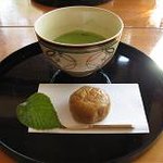 お抹茶と和菓子        （by 野菜好き）