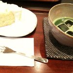 冷抹茶 シフォンケーキ付き 500円        （by TOMIT）