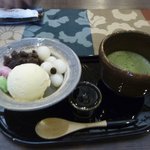バニラアイスの餡蜜　クーポンでお抹茶サービス！        （by minta）