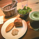 ケーキセット（抹茶ラテ）        （by ohtakemama）