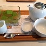 京煎茶と抹茶わらび餅        （by トレント）