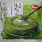 Sweets+ 辻利 抹茶のロールケーキ